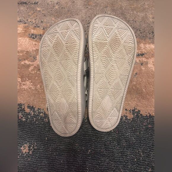 gray chacos sandals - Picture 7 of 7